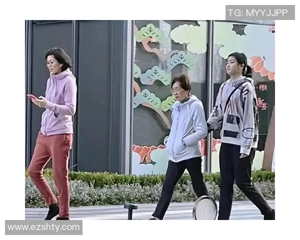 姚明在活动中拒绝签名引发热议粉丝反应各异引发讨论