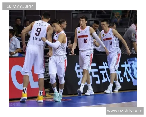 姚明不懈努力训练的背后故事与篮球梦想的追逐之路