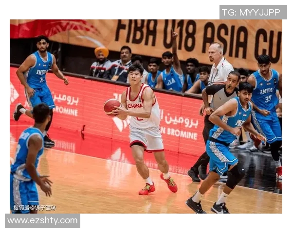 姚明带领中国篮球挑战印度球队展现亚洲篮球实力与魅力