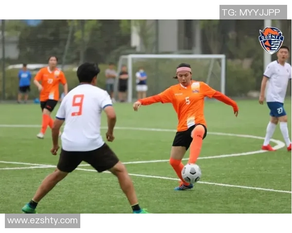 海苔咪与足球明星的奇妙冒险之旅探索友谊与梦想的交汇点