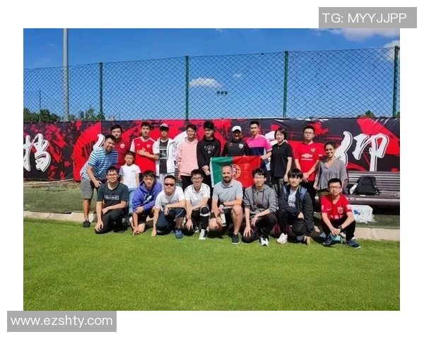 与足球明星零距离互动体验尽享激情与荣耀的时刻 与足球明星零距离互动体验尽享激情与荣耀的时刻